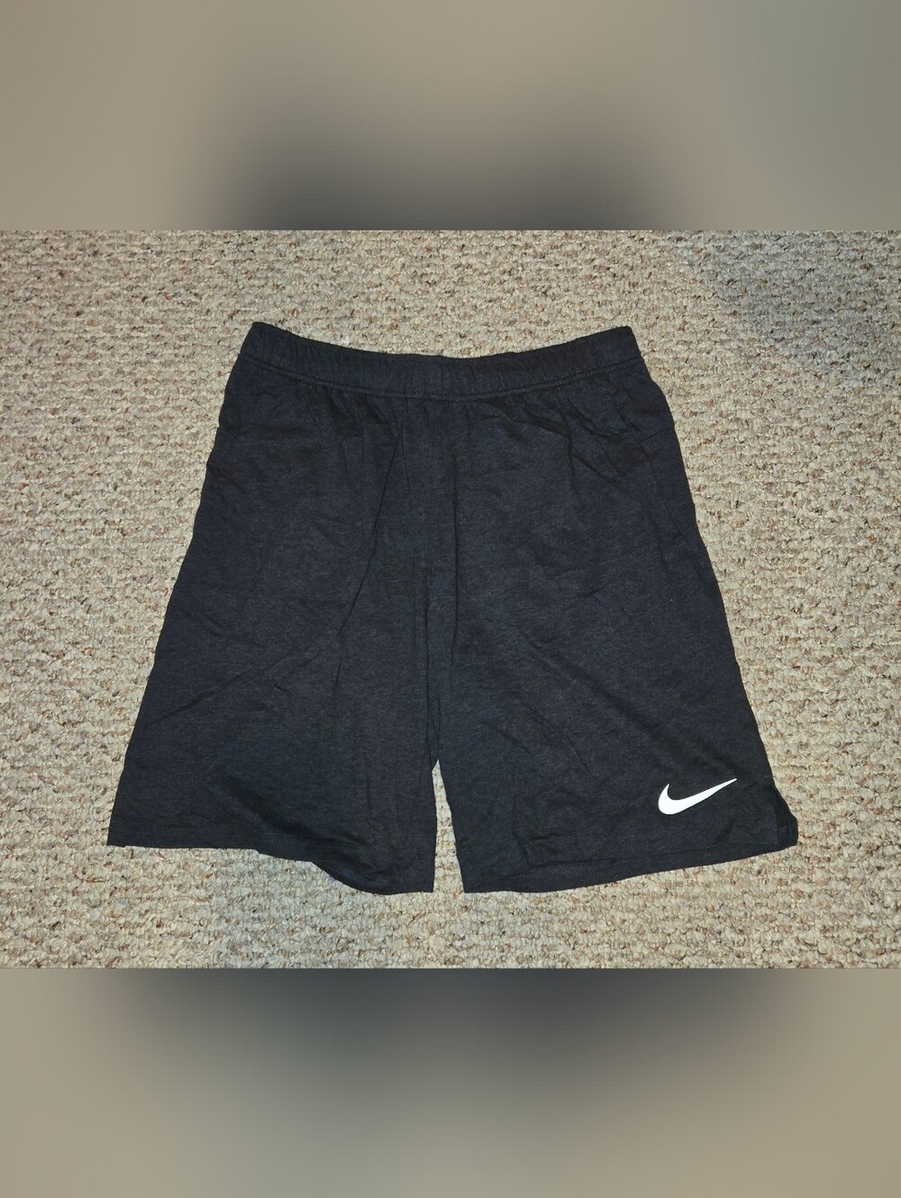 NWT Nike Standard Fit Shorts Men's Size Medium *missing draw strings*